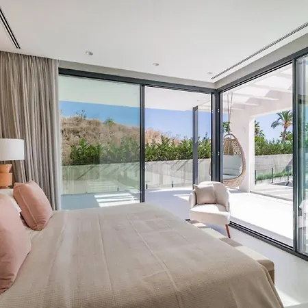 Contemporary Luxury Situated In Malaga Holiday home