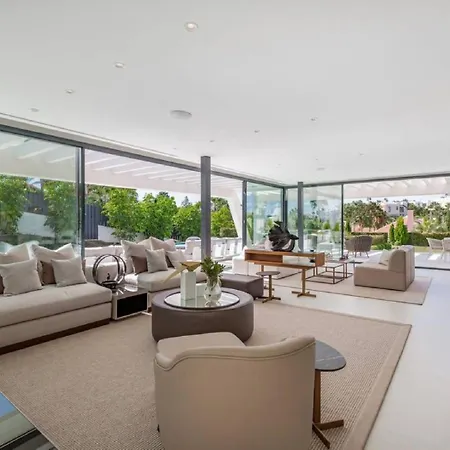 Holiday home Contemporary Luxury Situated In Malaga